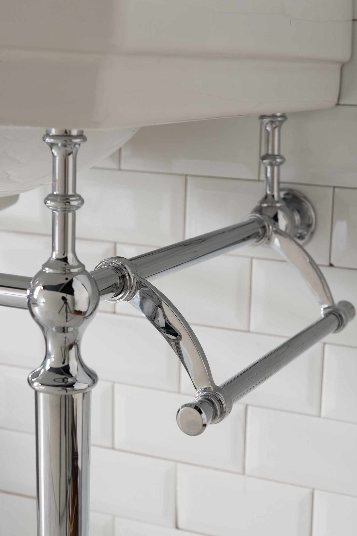 24" Wellington Single Console Sink Bathroom Vanity, James Martin Vanities - vanitiesdepot.com